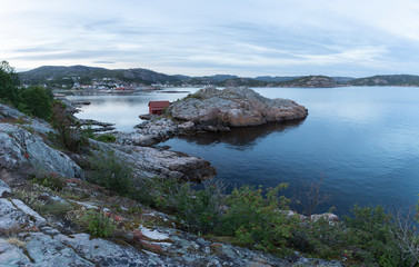 Fototapeta na wymiar Südküste Norwegens an einem Sommerabend, Lindesnes