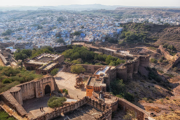 Fototapeta na wymiar mehrangarh fort and jodhpur view