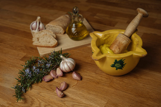 Allioli, alioli ajoaceite, tipica salsa espa&ntilde;ola, valencia, mediterraneo