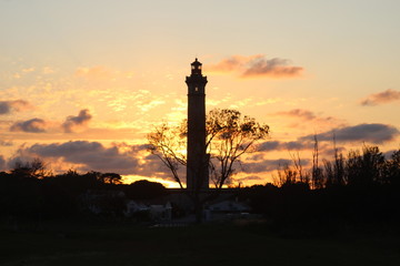 Phare des Baleines se detachant au soleil couchant, a l'Ile de Re