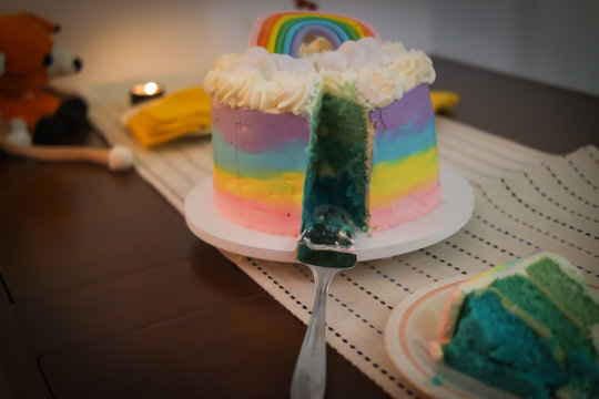A Beatiful Rainbow Gender Reveal Cake 