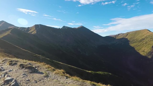 Widokowa trasa ze Starorobociański Wierch treking po g&oacute;rach Tatry pasmo Karpat