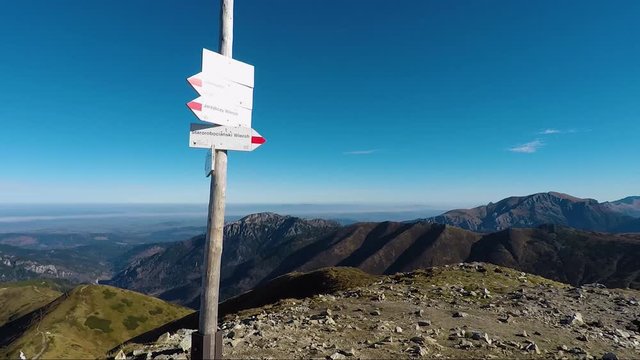 Widokowa trasa ze Starorobociański Wierch treking po g&oacute;rach Tatry pasmo Karpat