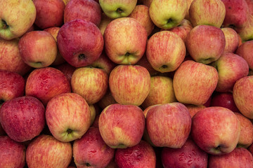 pile of red apples in the market
