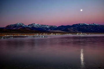Mono Lake Tufa State Natural sunrise beach