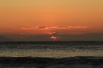 Naklejka premium 南伊豆 弓ヶ浜の朝日