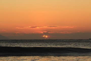 南伊豆　弓ヶ浜の朝日