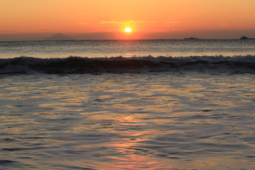 南伊豆　弓ヶ浜の朝日