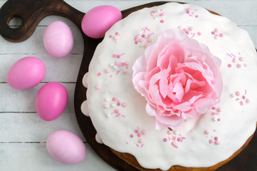 Easter food. Easter cakes and painted eggs.