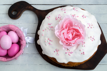 Easter food. Easter cakes and painted eggs.