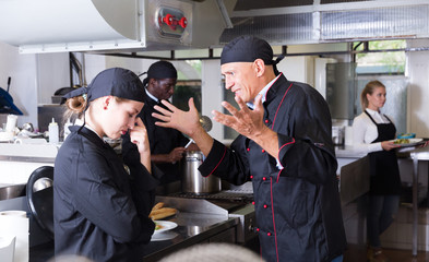 Chef dissatisfied with work of girl
