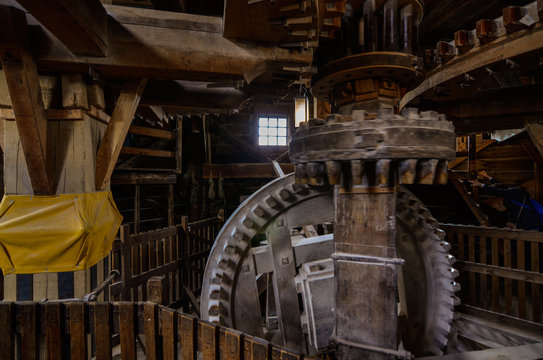 Mühlsteine Bilder Durchsuchen 14,858 Archivfotos, und