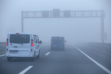 Traffic during fog