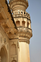 Obraz premium Minaret at the Great Mosque at the tombs of the seven Qutub Shahi rulers in the Ibrahim Bagh India
