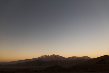 Coucher de soleil sur les montagnes iraniennes 