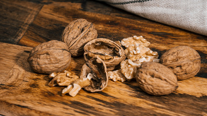 Nueces y madera