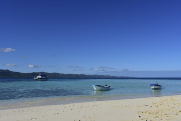 Boote auf traumhaften Wasser