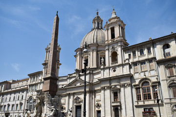 Fototapeta na wymiar edificio antiguo en Roma, Italia.