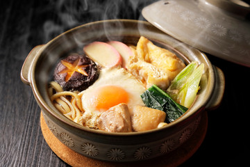 鍋焼きうどん　Nabeyaki-Udon