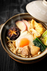 鍋焼きうどん　Nabeyaki-Udon