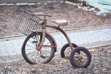 Fototapeta na wymiar Vintage tricycle