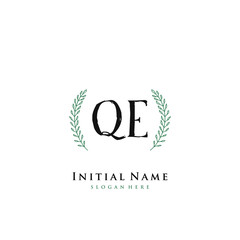 Obraz premium QE Initial handwriting logo vector