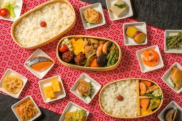 おべんとう　Japanese style famous lunch box (bento)