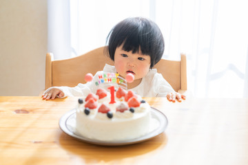 子供　1歳　誕生日