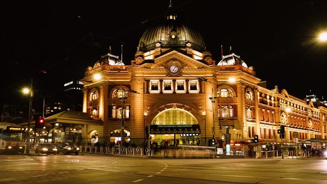Flinders Street Train Station in Melbourne, Australia (night time lapse)