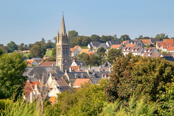 Arromanches-sur-mer.  Panorama sur le centre-ville. Calvados. Normandie - obrazy, fototapety, plakaty