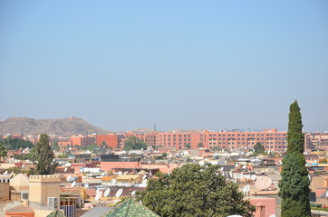 Fototapeta na wymiar Vue panoramique souks Marrakech médina toit ciel