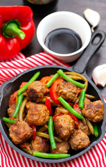 Asian style meatballs with green beans and sweet pepper