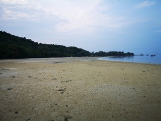 einsame Strände abseits des Tourismus Krabi Thailand 
