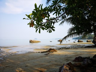 einsame Strände abseits des Tourismus Krabi Thailand 