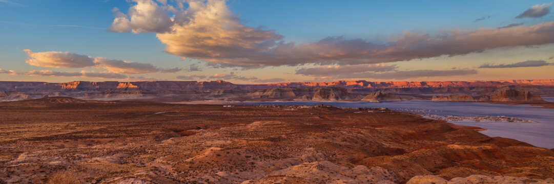 Lake Powell seen from the Wahweap Overlook in Page, Arizona USA at sunset © JeanLuc Ichard
