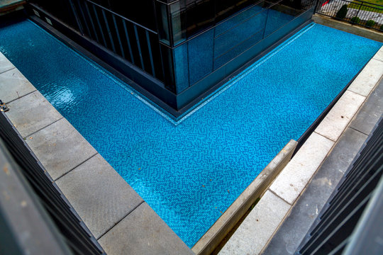 L-shaped corner pond