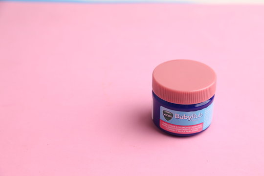 Zaragoza January 23, 2020, Vick Baby Rub Bottle is a topical ointment that relaxes muscles and soothes cold symptoms such as nasal congestion and cough