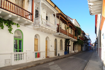 Fototapeta na wymiar Streets and houses of the old city of Cartagena