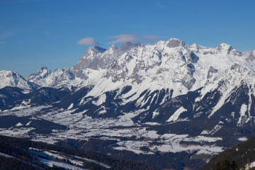 Fototapeta na wymiar view from Schladming ski resort towards Dachstein glacier