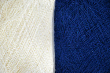 contrasting background threads for knitting