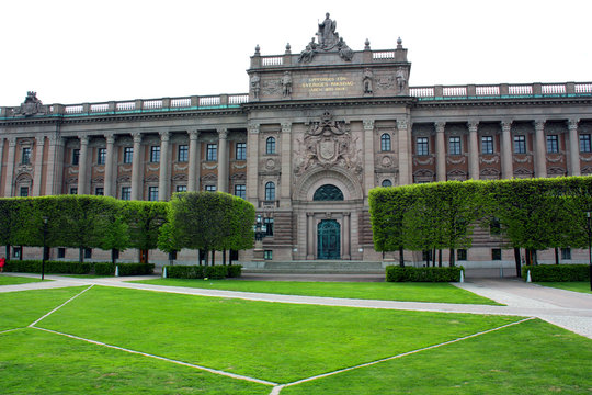 Riksdagshuset Vid Riksplan På Helgeandsholmen.