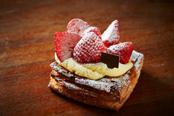 cake with strawberries