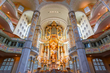 Fototapeta na wymiar Interiors of Frauenkirche (Church of Our Lady), Dresden, Germany