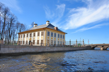 Fototapeta na wymiar The Summer Palace of Peter the Great in Saint Petersburg.