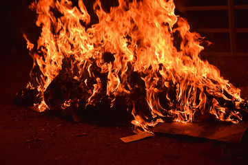 fuego quemar llamas arder prender 