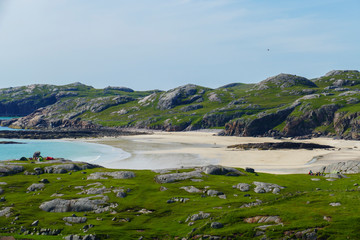 Blick über Oldshoremore beach, Bucht mi Sandstrand im Norden von Schottland