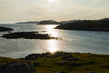 Sonnenuntergang über Oldshoremore beach, Bucht mi Sandstrand im Norden von Schottland