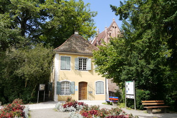Fototapeta na wymiar Gartenhaus im Zollergarten Memmingen