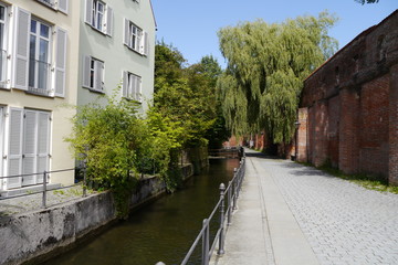 Fototapeta na wymiar Stadtbach und Stadtmauer Memmingen Am Einlaß
