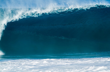 Beautiful breaking wave at Banzai Pipeline Hawaii - 319897440